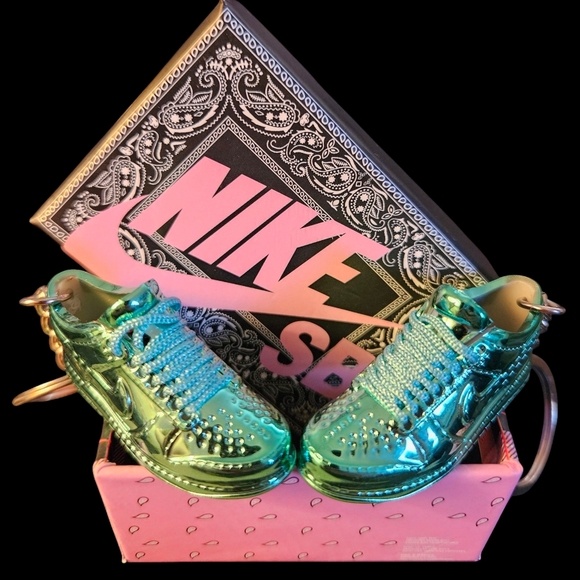 Nike Other - Set of 2 (1 Pair) Nike SB - Keychains with Box (Metallic Turquoise)